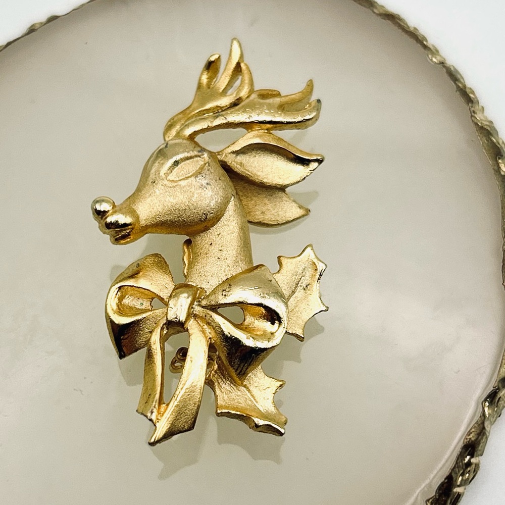Christmas Reindeer Brooch Pin Goldtone Holiday Deer Rudolph - Picture 4 of 6